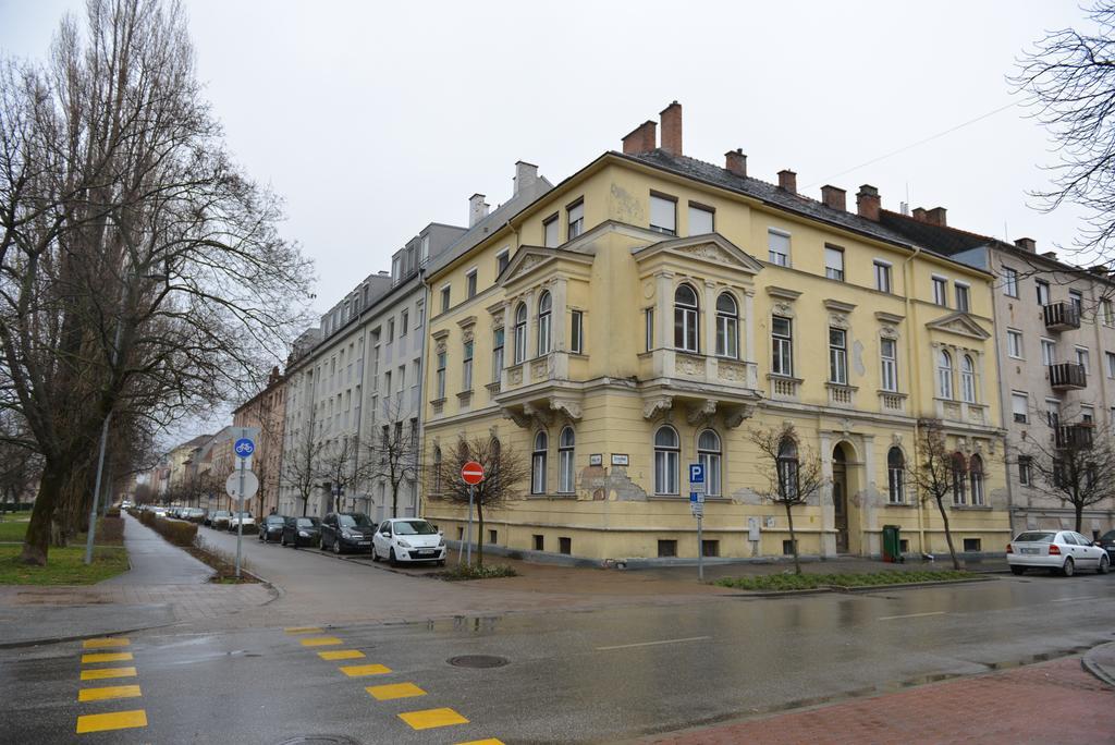 Goger Apartman Sopron Esterno foto